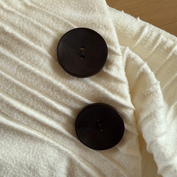 LE MODA WOMEN’S SHAWL PLEATED FLEECE PONCHO ONE SIZE WINTER WHITE COLOR - Picture 9 of 12